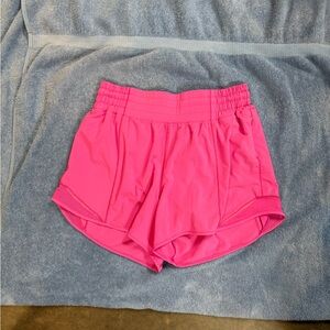 Lululemon Hotty Hot high rise 4 inch inseam size 6